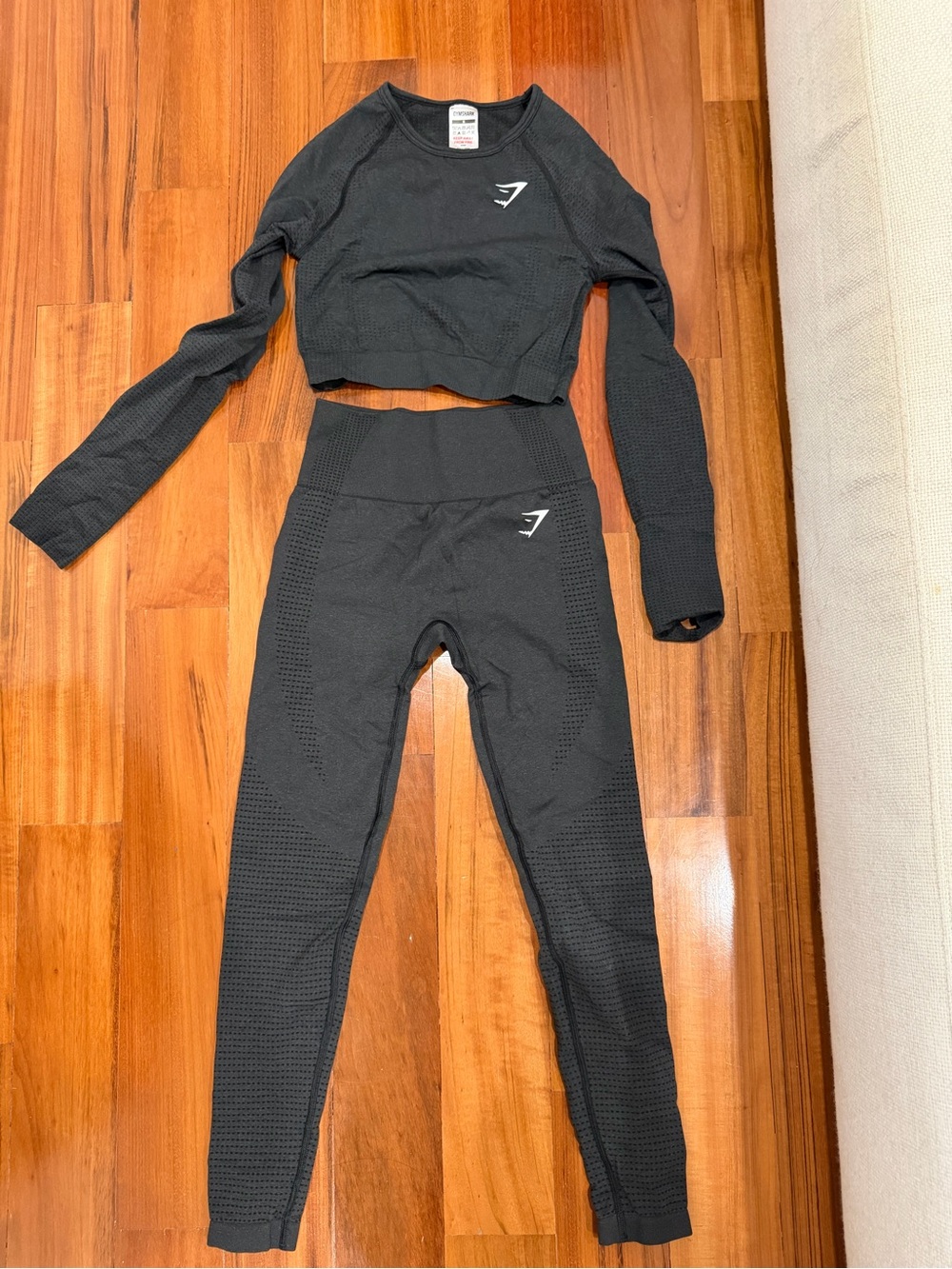 Seamless Long Sleeve Crop Top & High-Waist Leggings Set - Black
